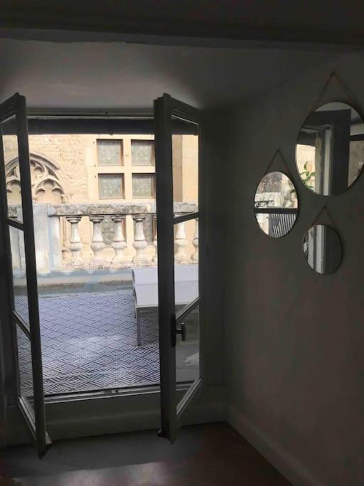Grand Appartement En Maison De Ville Valréas Exterior foto